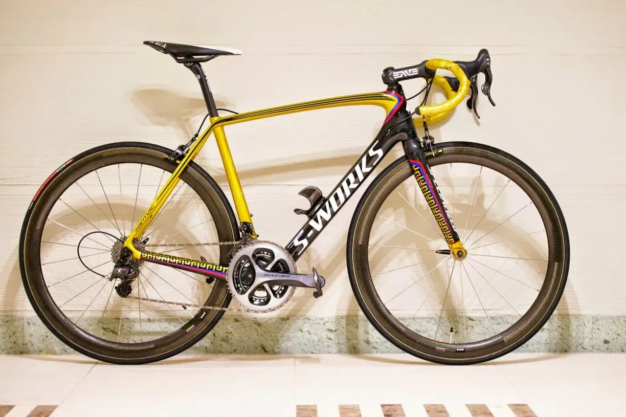 Uranモデル完成車(室内撮影、別アングル1)