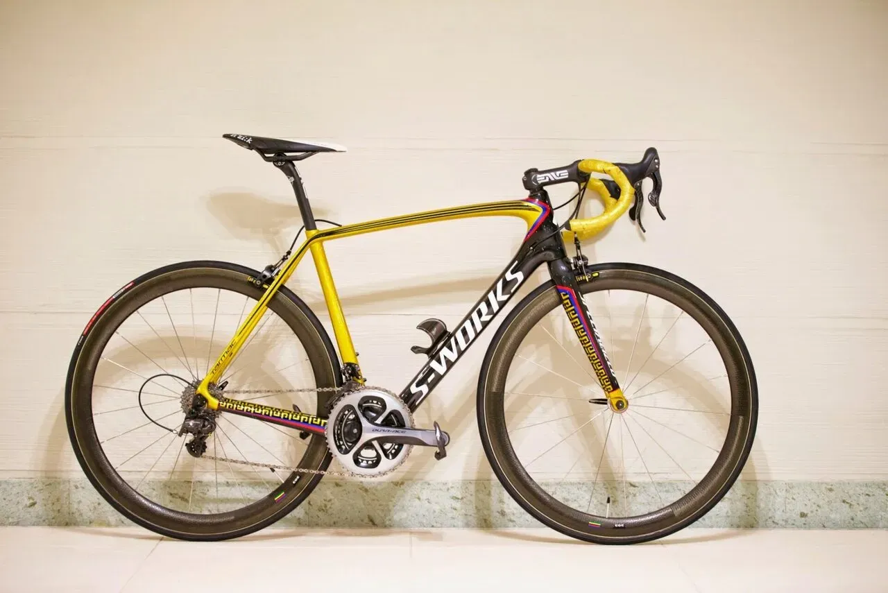 S-Works Tarmac Uranモデル全体像(左側面)