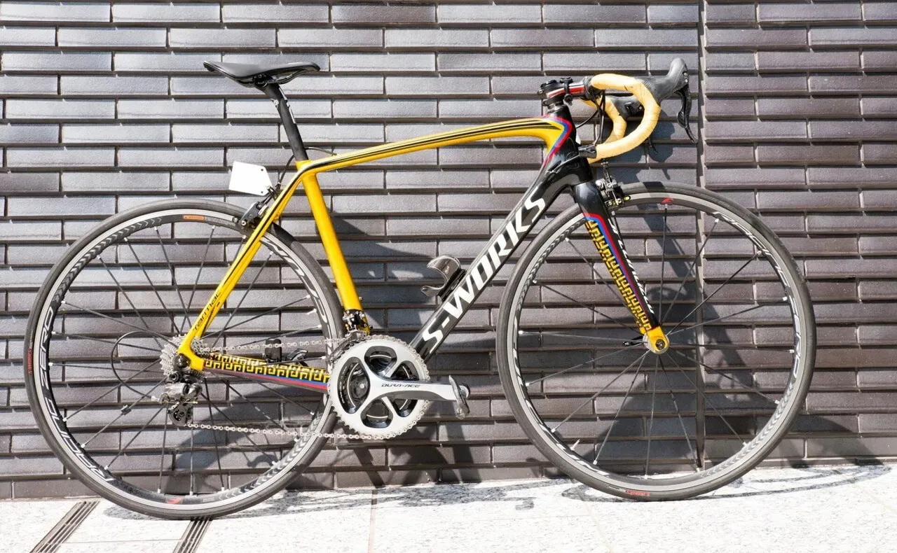 S-Works Tarmac Uranモデル(別アングル、屋外撮影)