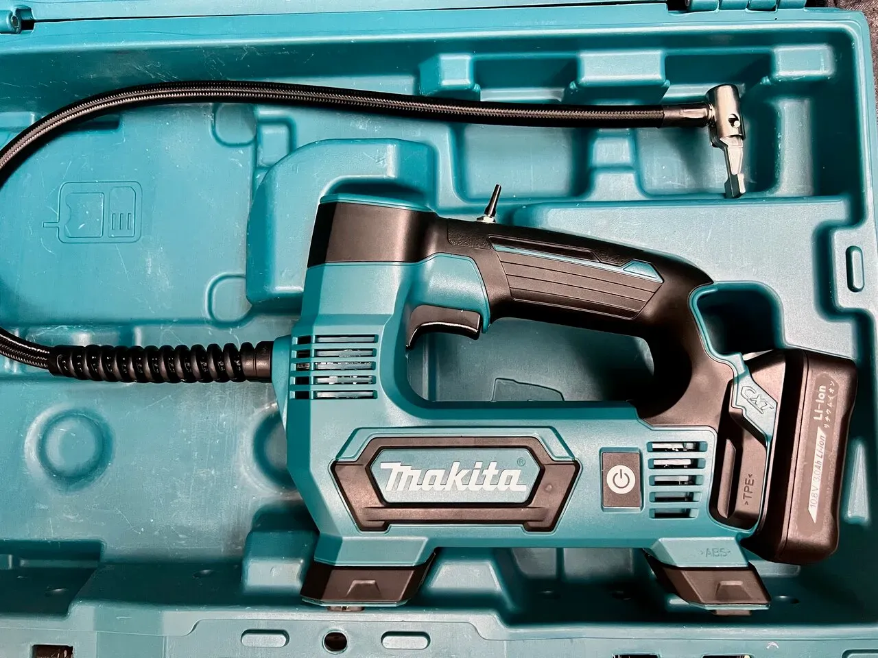 マキタの充電式空気入れを改造【ボタンを押さなくてOK】 - 画像6