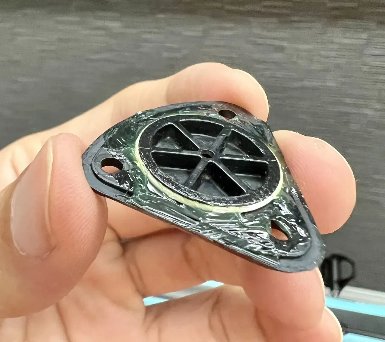 4iiii PRECISIONのパワーメーターの電池ケースに浸水 - 画像4