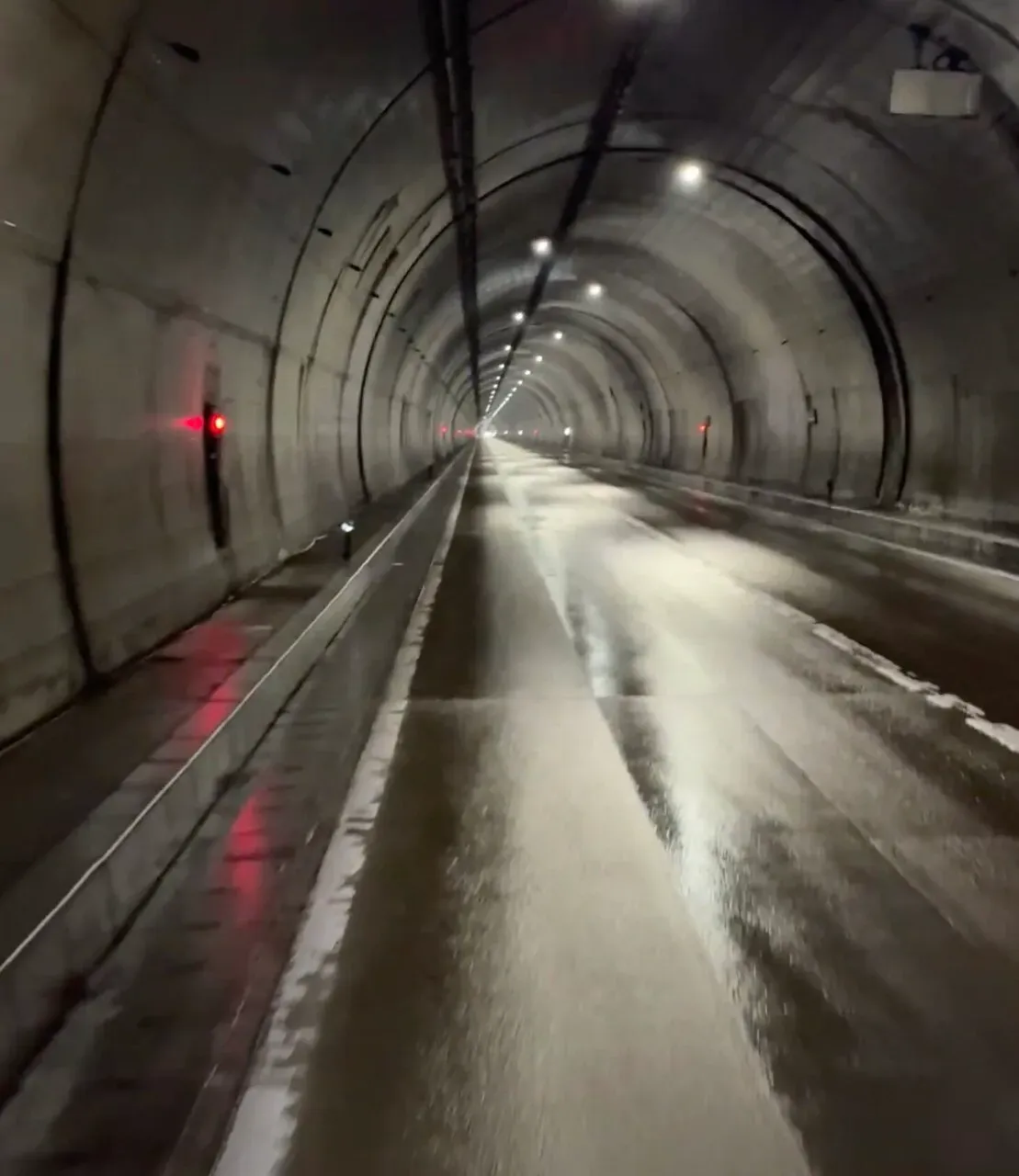 トンネル内部