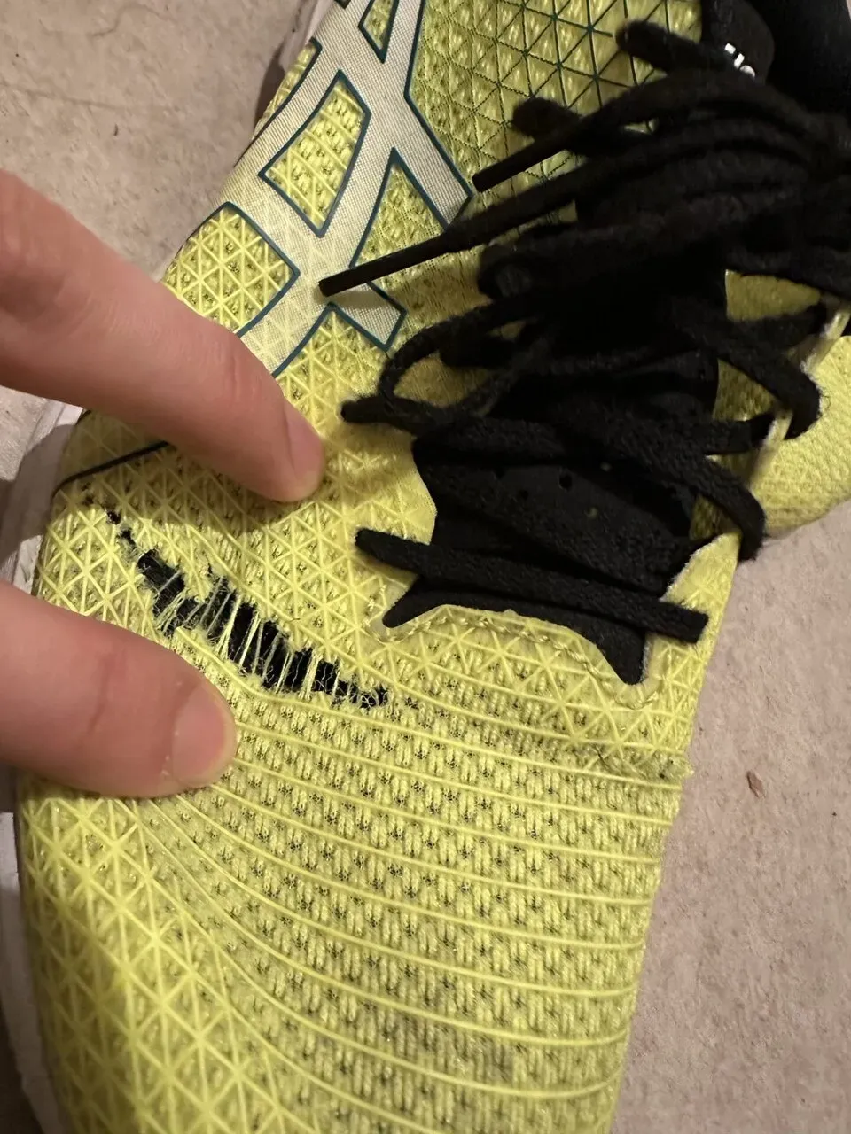 ASICS LYTERACER 4のアッパーは耐久性が低い！ - 画像1