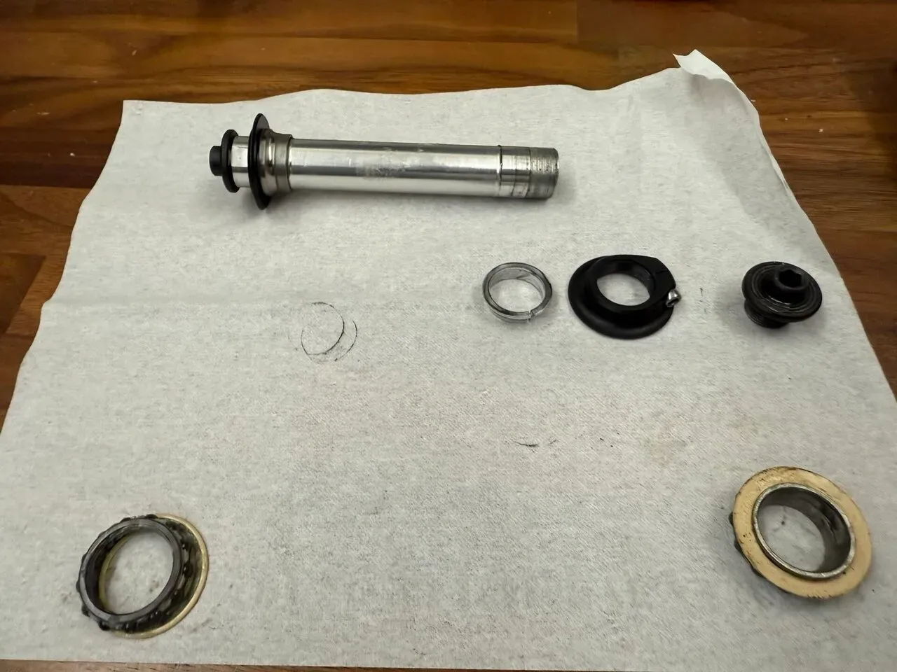 Fulcrum racing zero niteを分解オーバーホール - 画像1