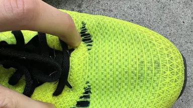 ASICS LYTERACER 4のアッパーは耐久性が低い！